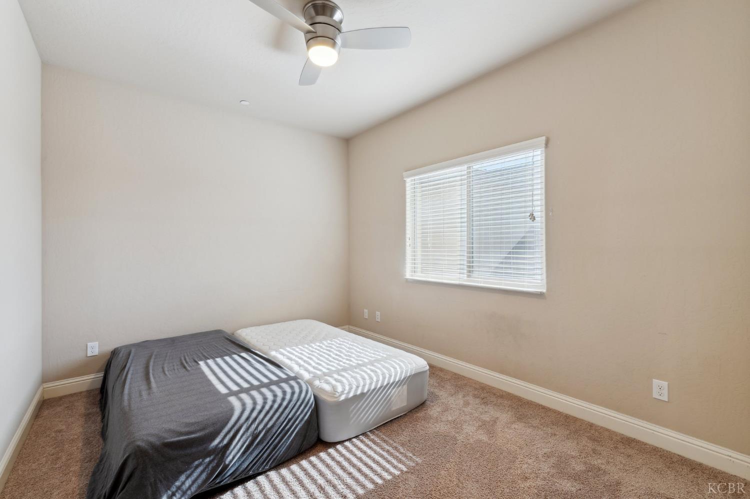 1999 W Hayward St W, Hanford, CA 93230