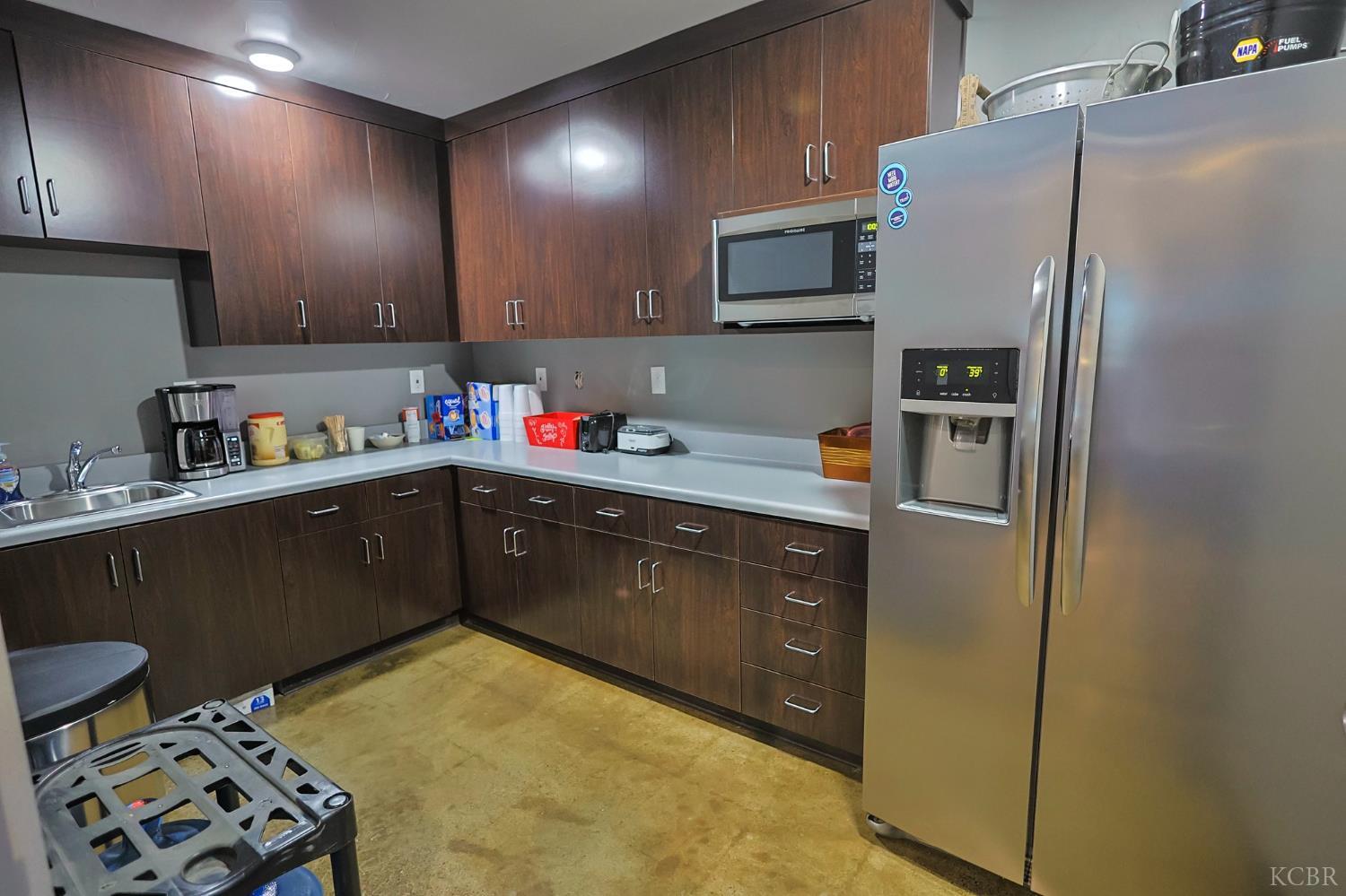 12319 12th Ave, Hanford, CA 93230