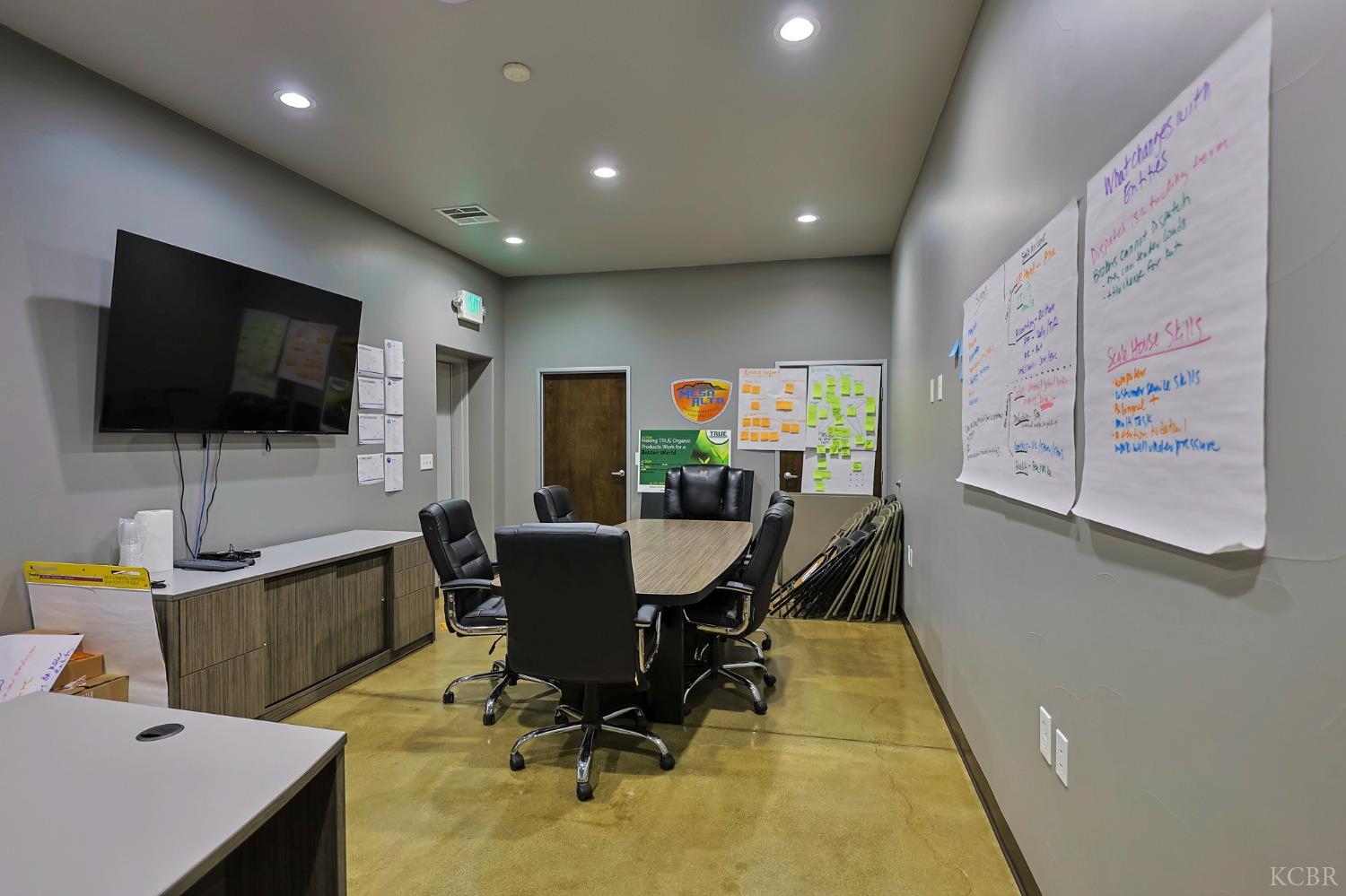 12319 12th Ave, Hanford, CA 93230