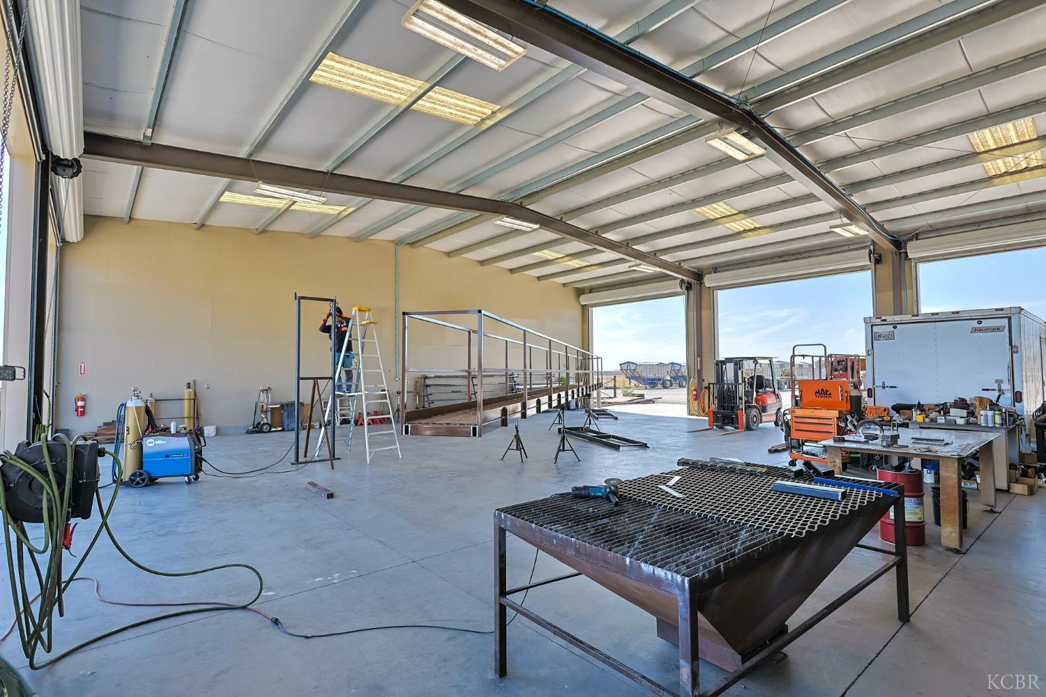 12319 12th Ave, Hanford, CA 93230