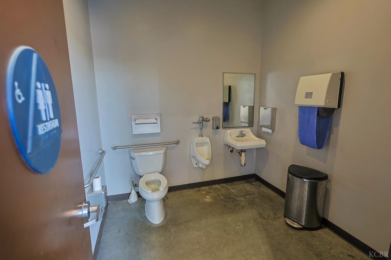 12319 12th Ave, Hanford, CA 93230