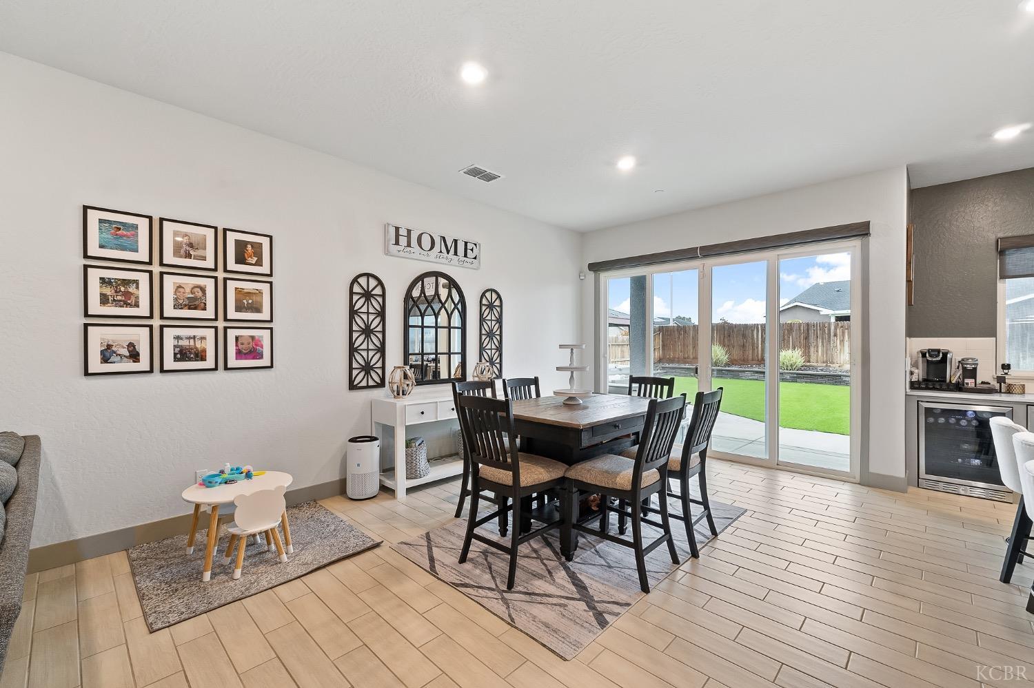 2476 W Bristol Ln, Hanford, CA 93230