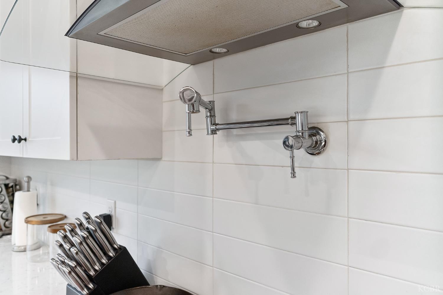 2476 W Bristol Ln, Hanford, CA 93230