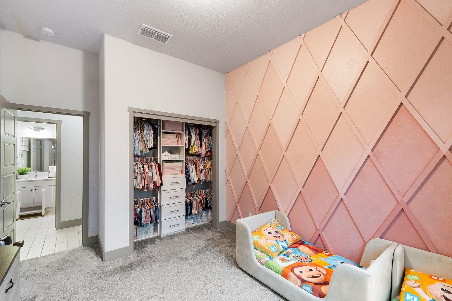 2476 W Bristol Ln, Hanford, CA 93230