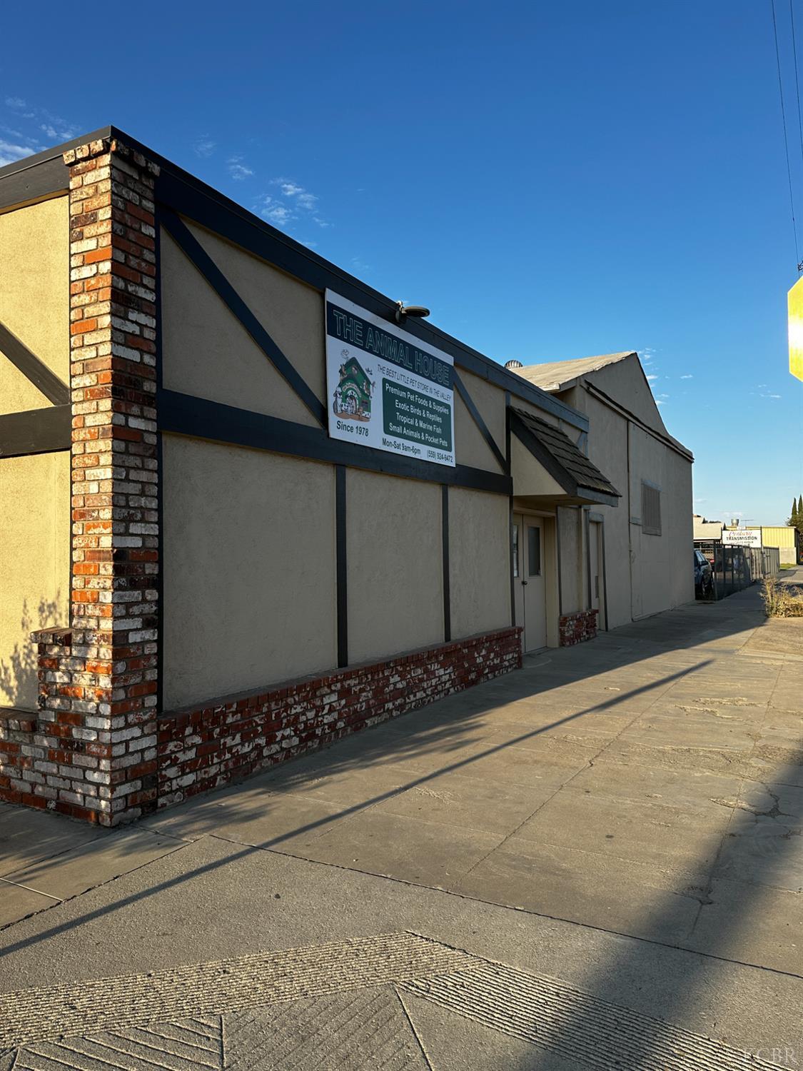 325 Fox St, Lemoore, CA 93245