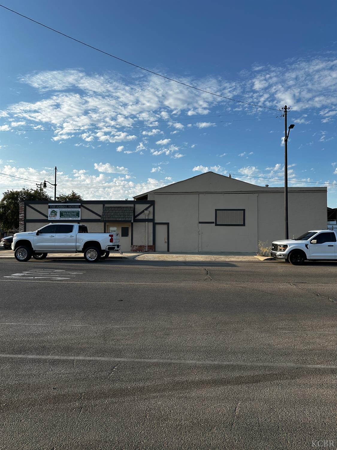 325 Fox St, Lemoore, CA 93245