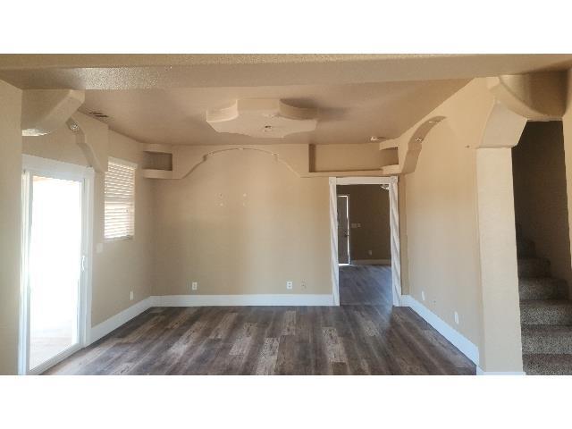 2091 E Nebraska Ave, Dinuba, CA 93618