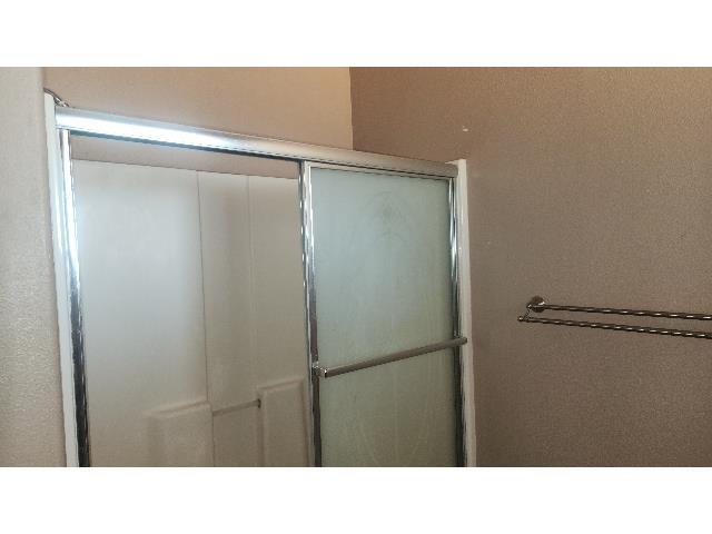 2091 E Nebraska Ave, Dinuba, CA 93618