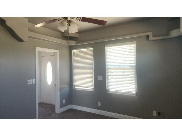 2091 E Nebraska Ave, Dinuba, CA 93618