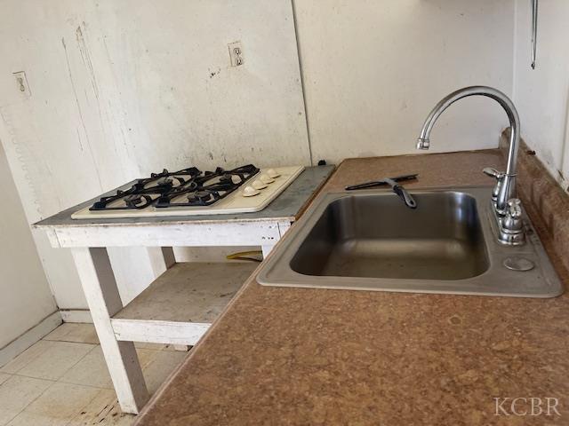 17059 Myrtle Ave, Huron, CA 93234