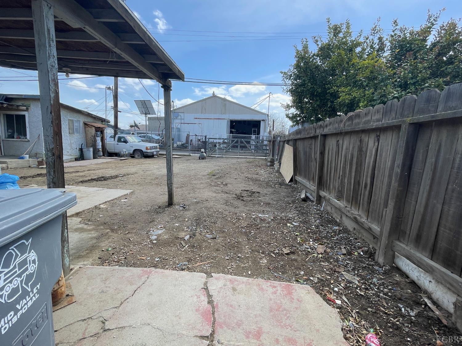 17059 Myrtle Ave, Huron, CA 93234