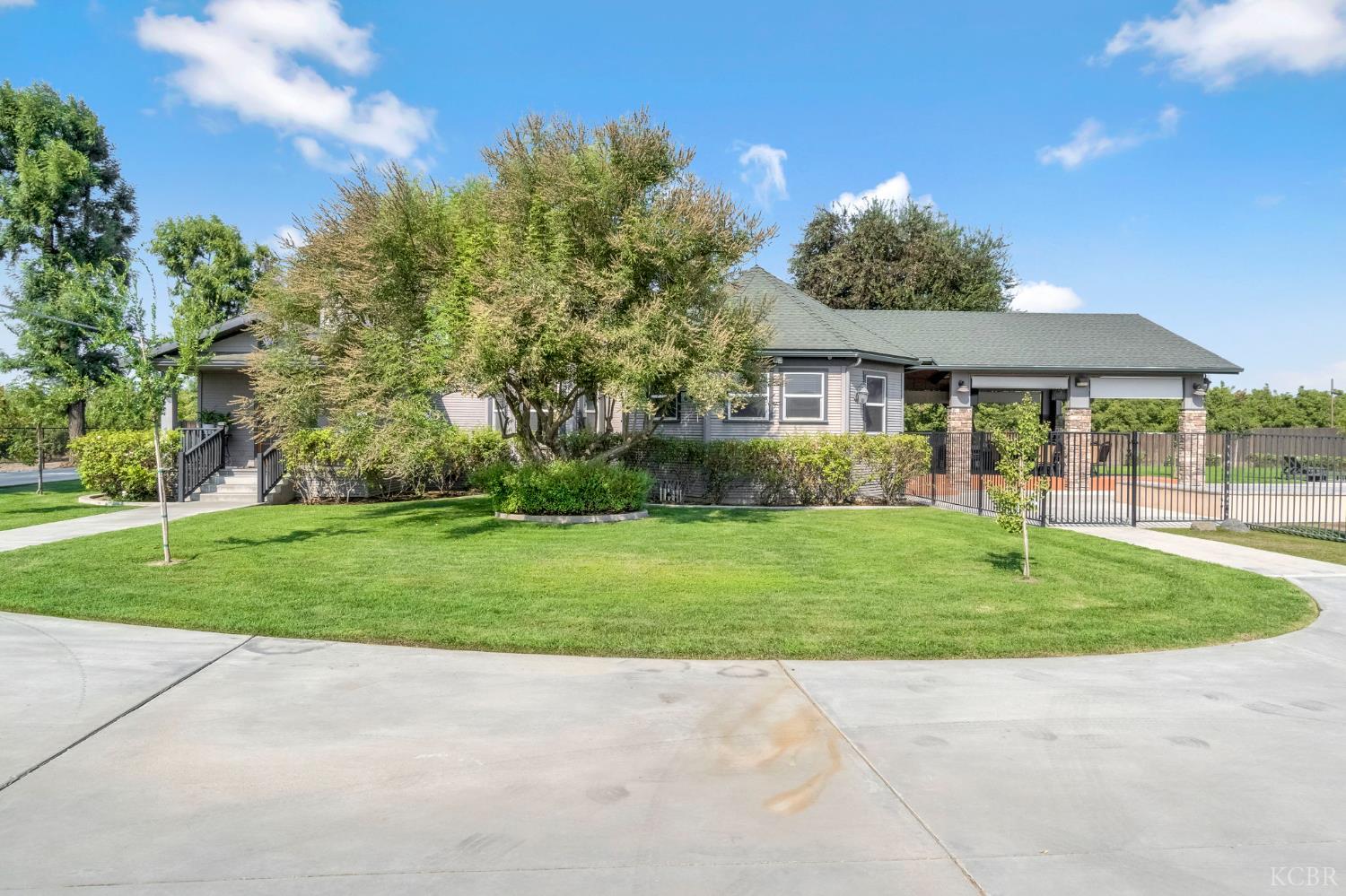 5775 N 11th Ave, Hanford, CA 93230