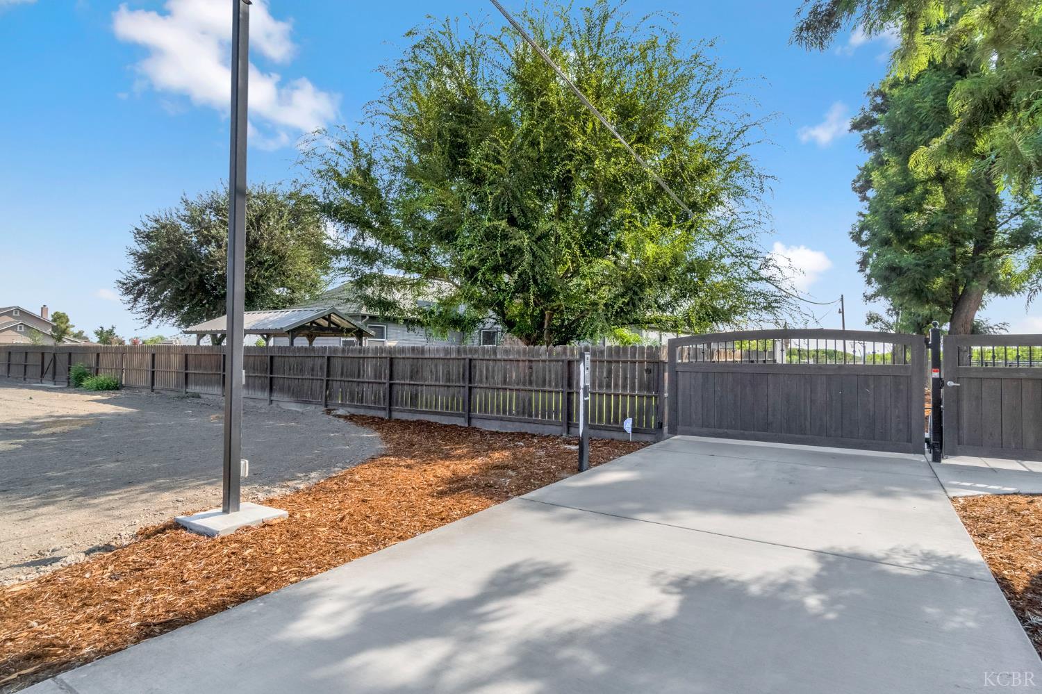 5775 N 11th Ave, Hanford, CA 93230