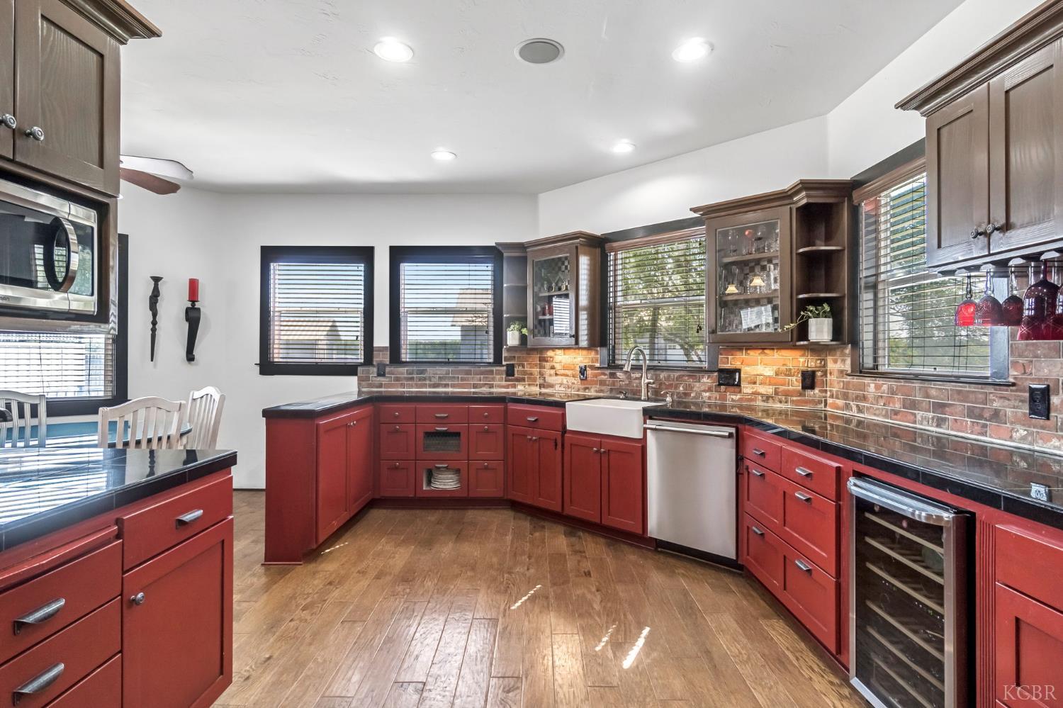 5775 N 11th Ave, Hanford, CA 93230