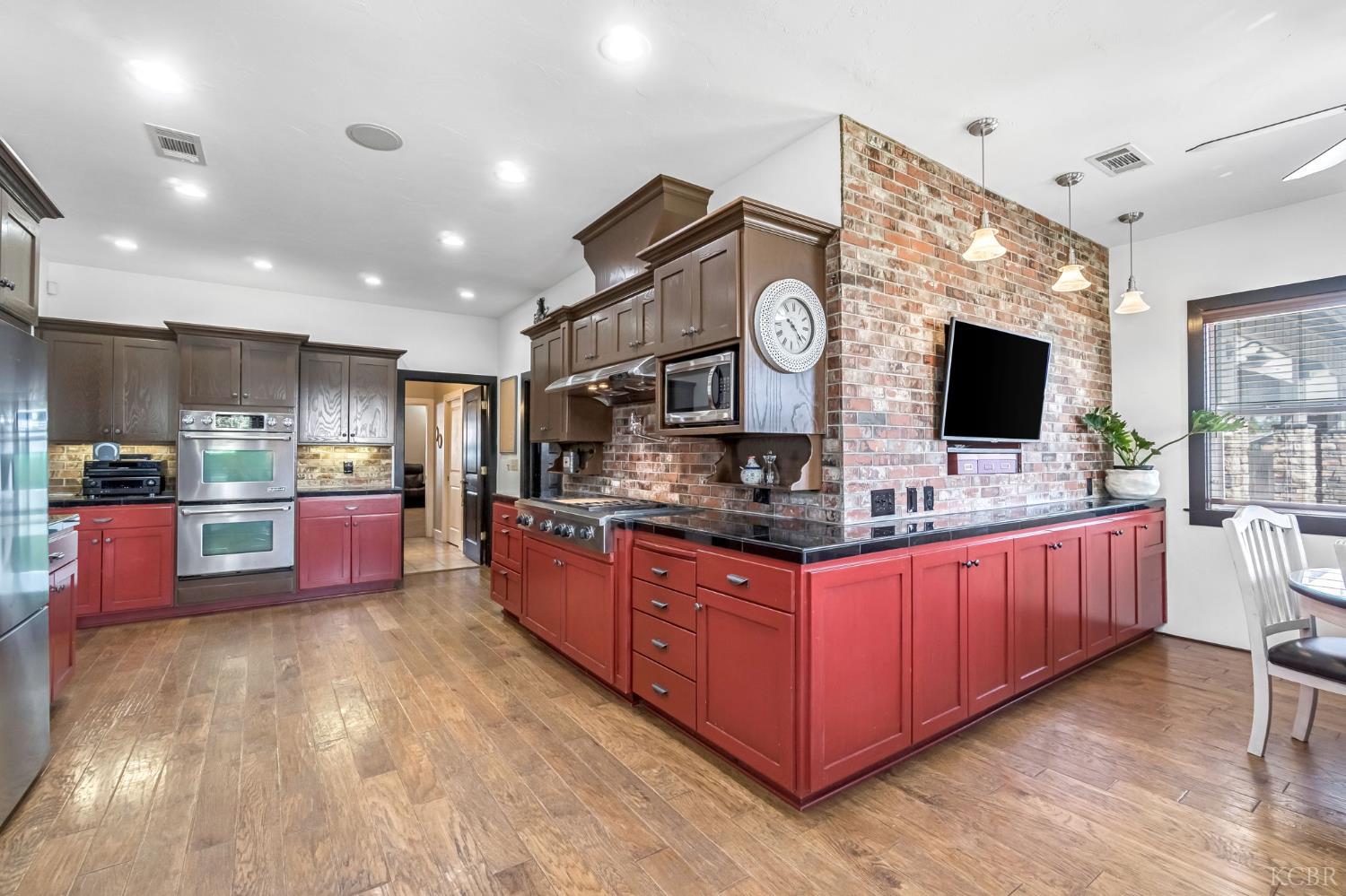 5775 N 11th Ave, Hanford, CA 93230