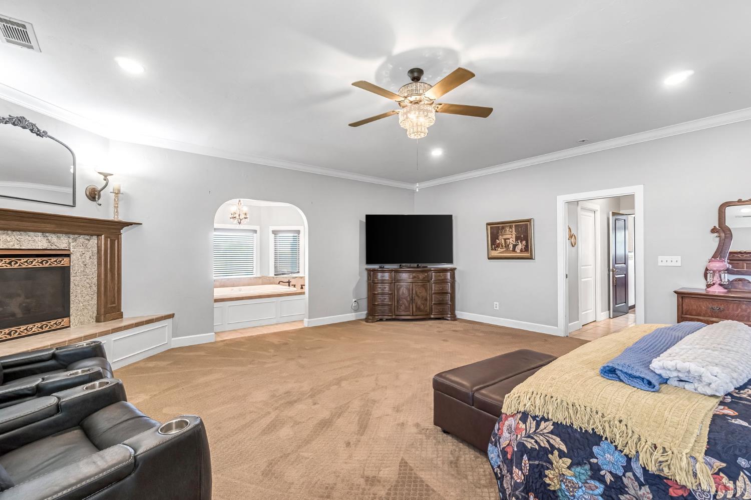 5775 N 11th Ave, Hanford, CA 93230