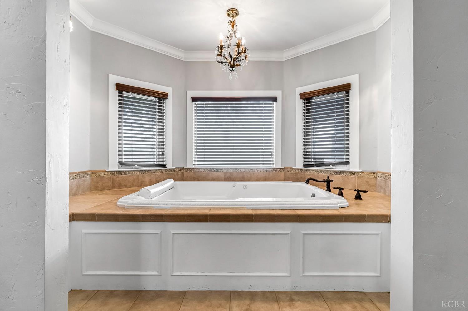 5775 N 11th Ave, Hanford, CA 93230