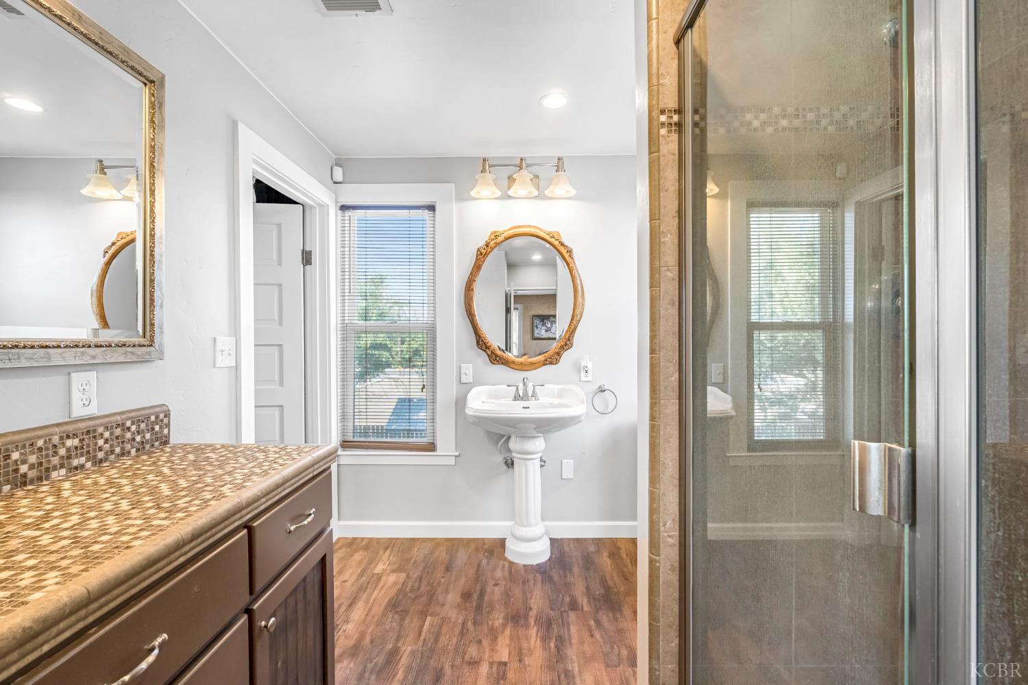 5775 N 11th Ave, Hanford, CA 93230