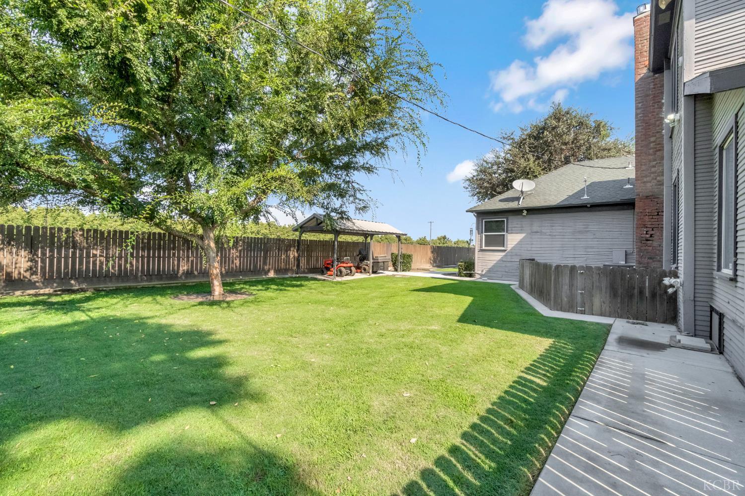 5775 N 11th Ave, Hanford, CA 93230