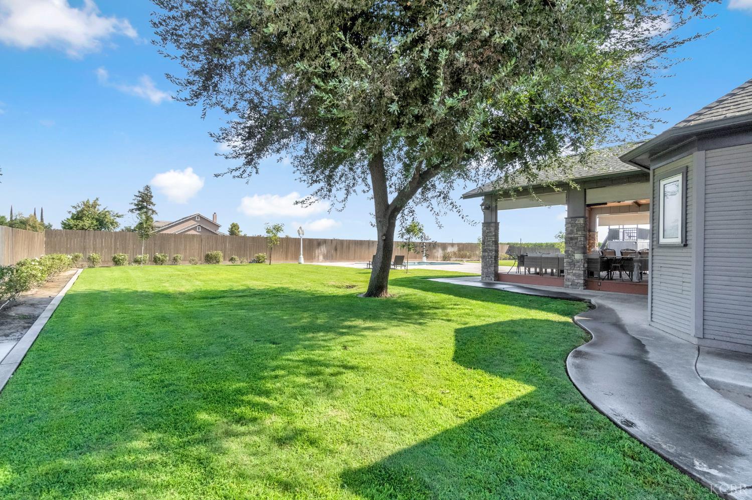 5775 N 11th Ave, Hanford, CA 93230