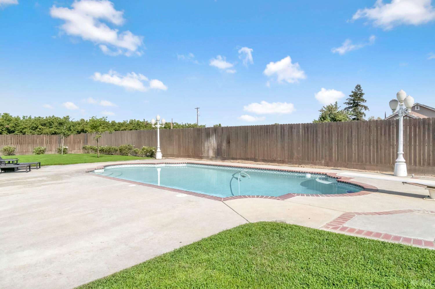 5775 N 11th Ave, Hanford, CA 93230