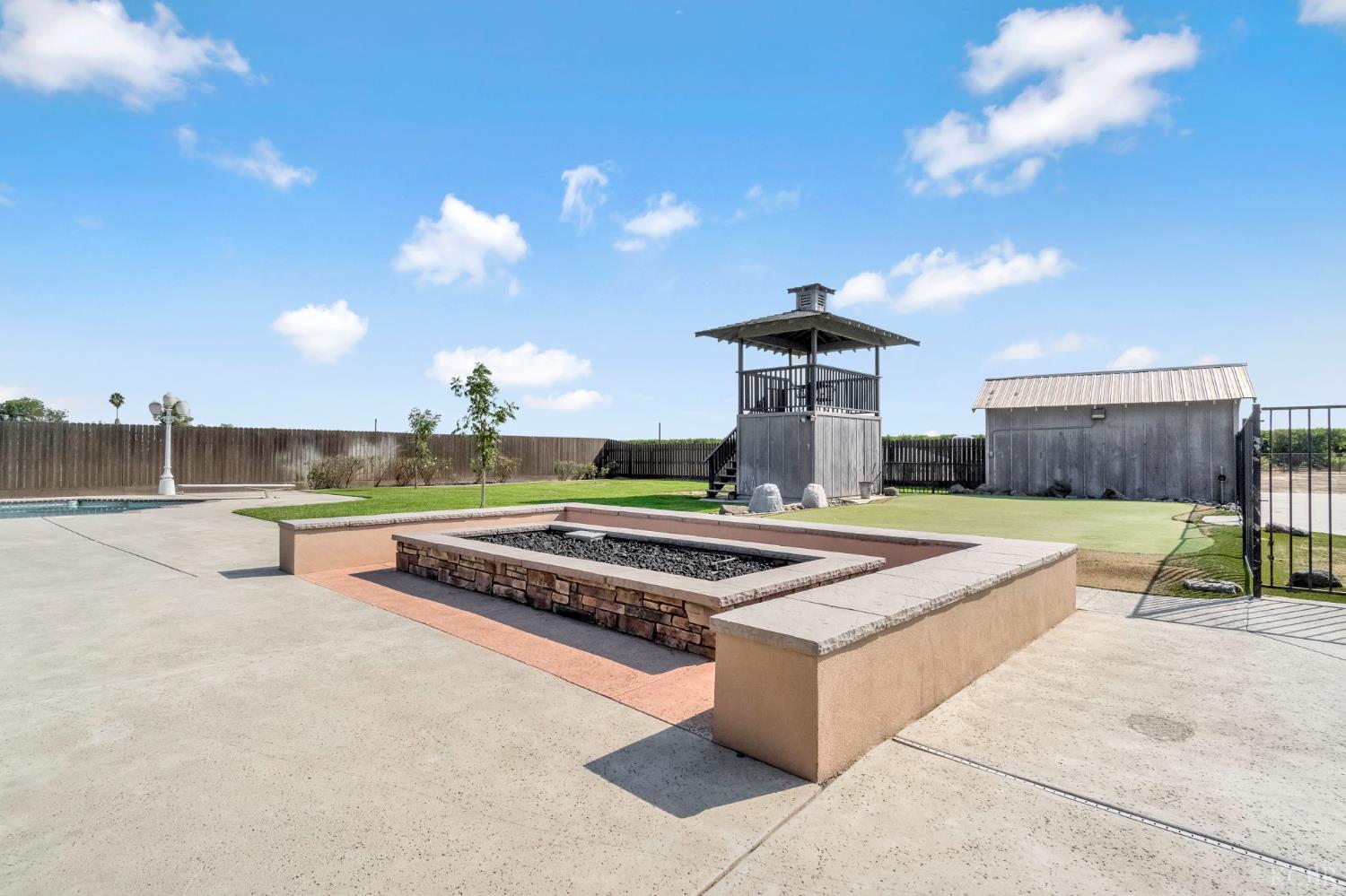 5775 N 11th Ave, Hanford, CA 93230