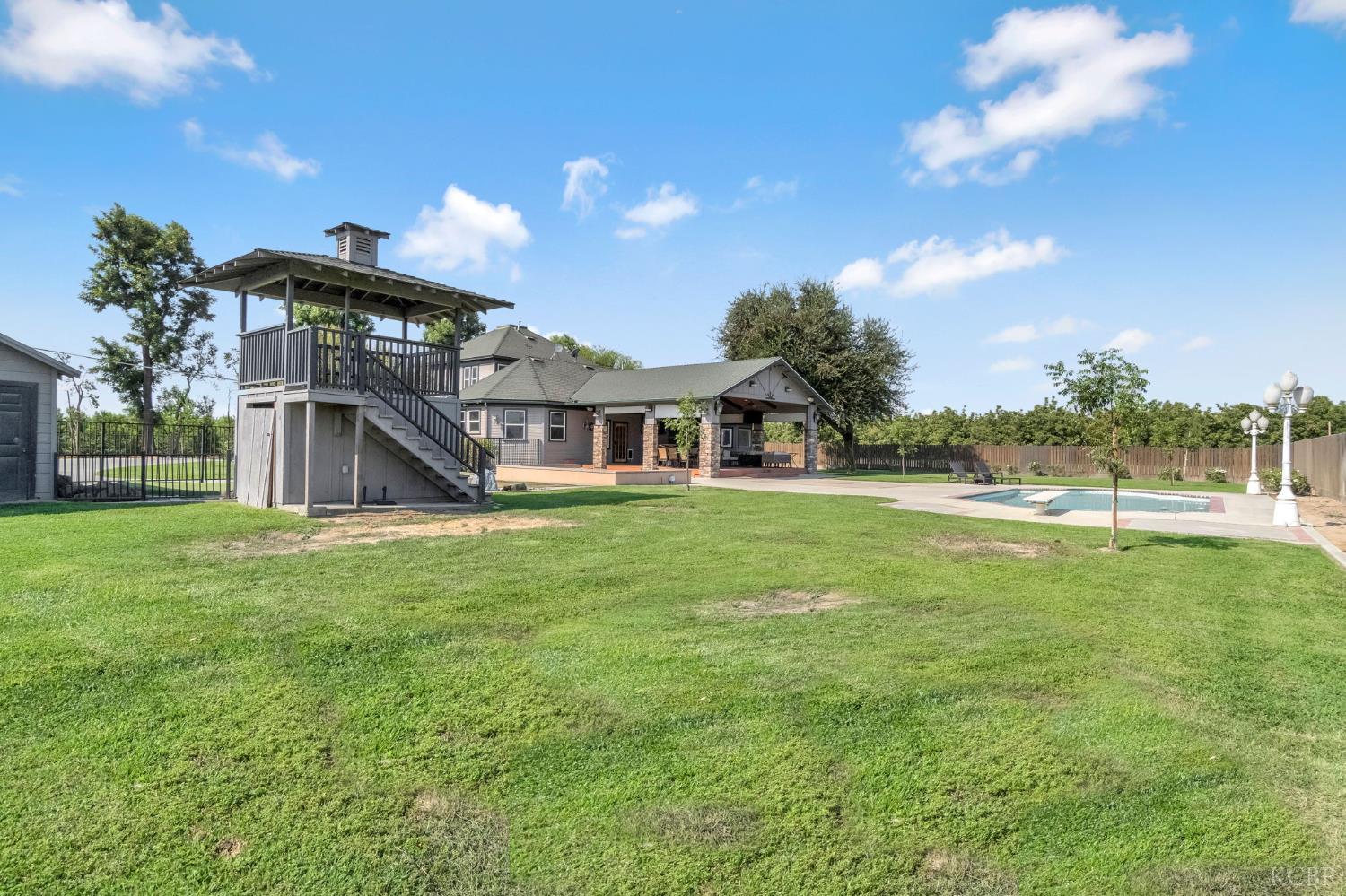 5775 N 11th Ave, Hanford, CA 93230