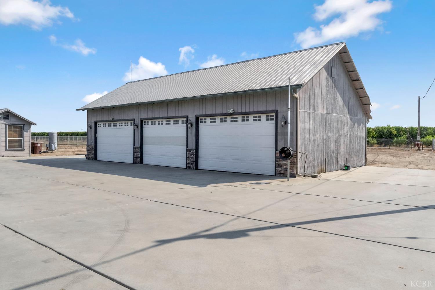 5775 N 11th Ave, Hanford, CA 93230