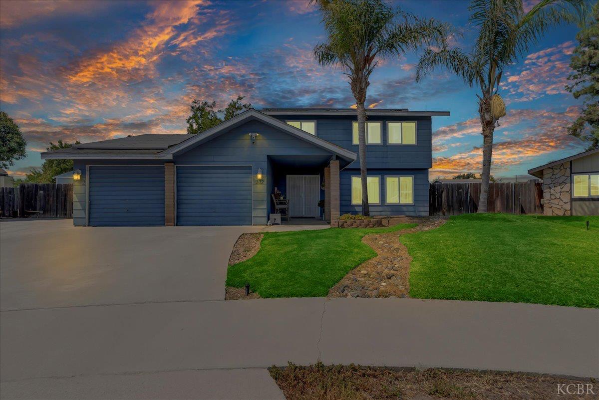332 E Ash Ave, Hanford, CA 93230