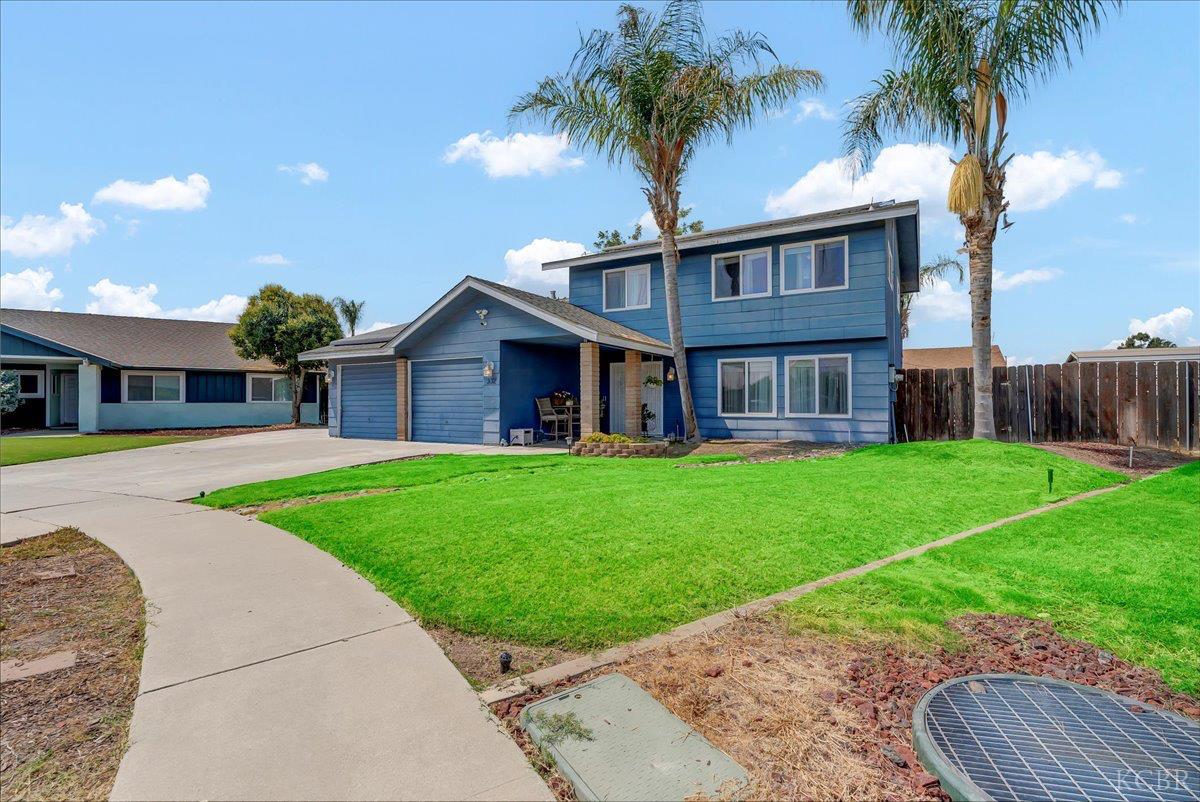 332 E Ash Ave, Hanford, CA 93230