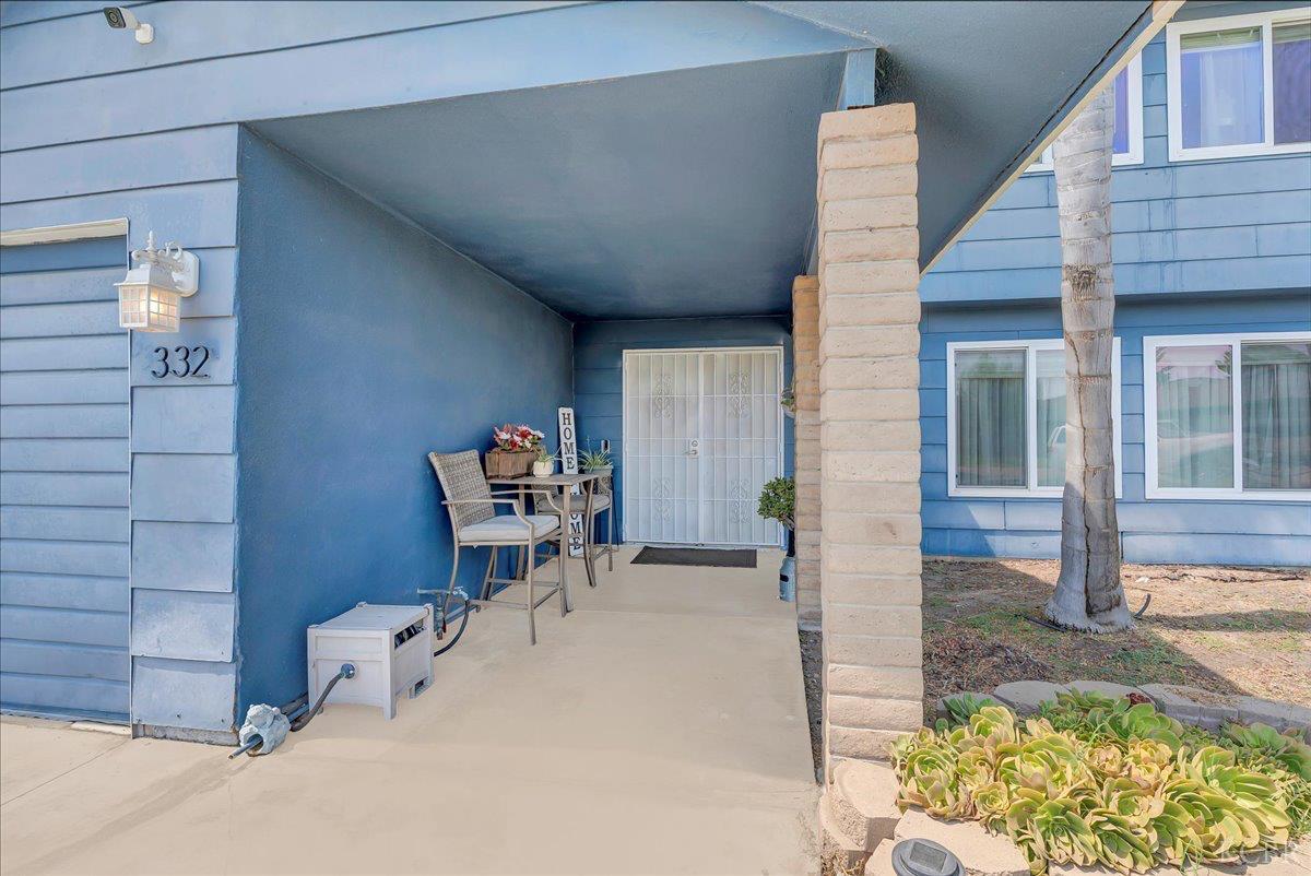 332 E Ash Ave, Hanford, CA 93230