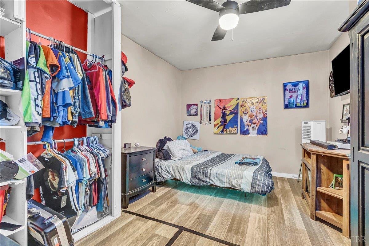 332 E Ash Ave, Hanford, CA 93230