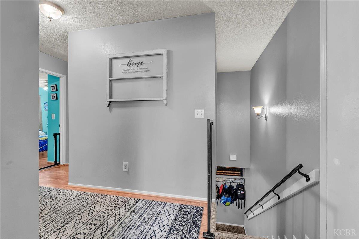 332 E Ash Ave, Hanford, CA 93230