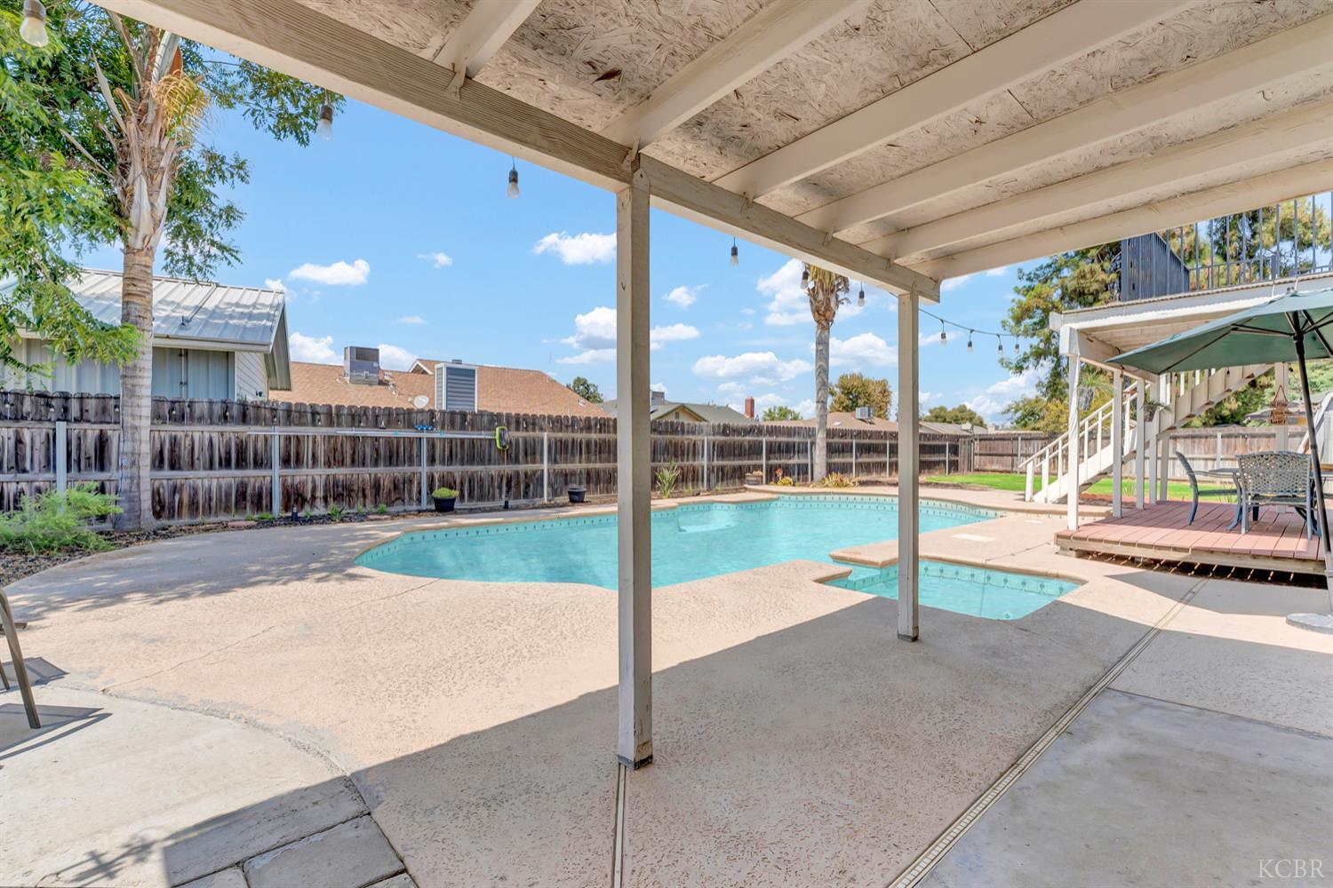 332 E Ash Ave, Hanford, CA 93230