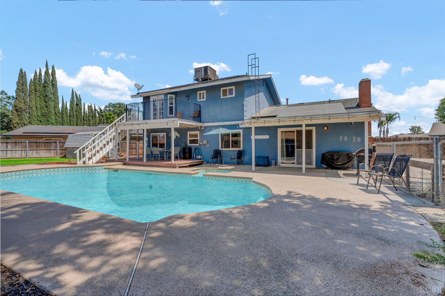 332 E Ash Ave, Hanford, CA 93230