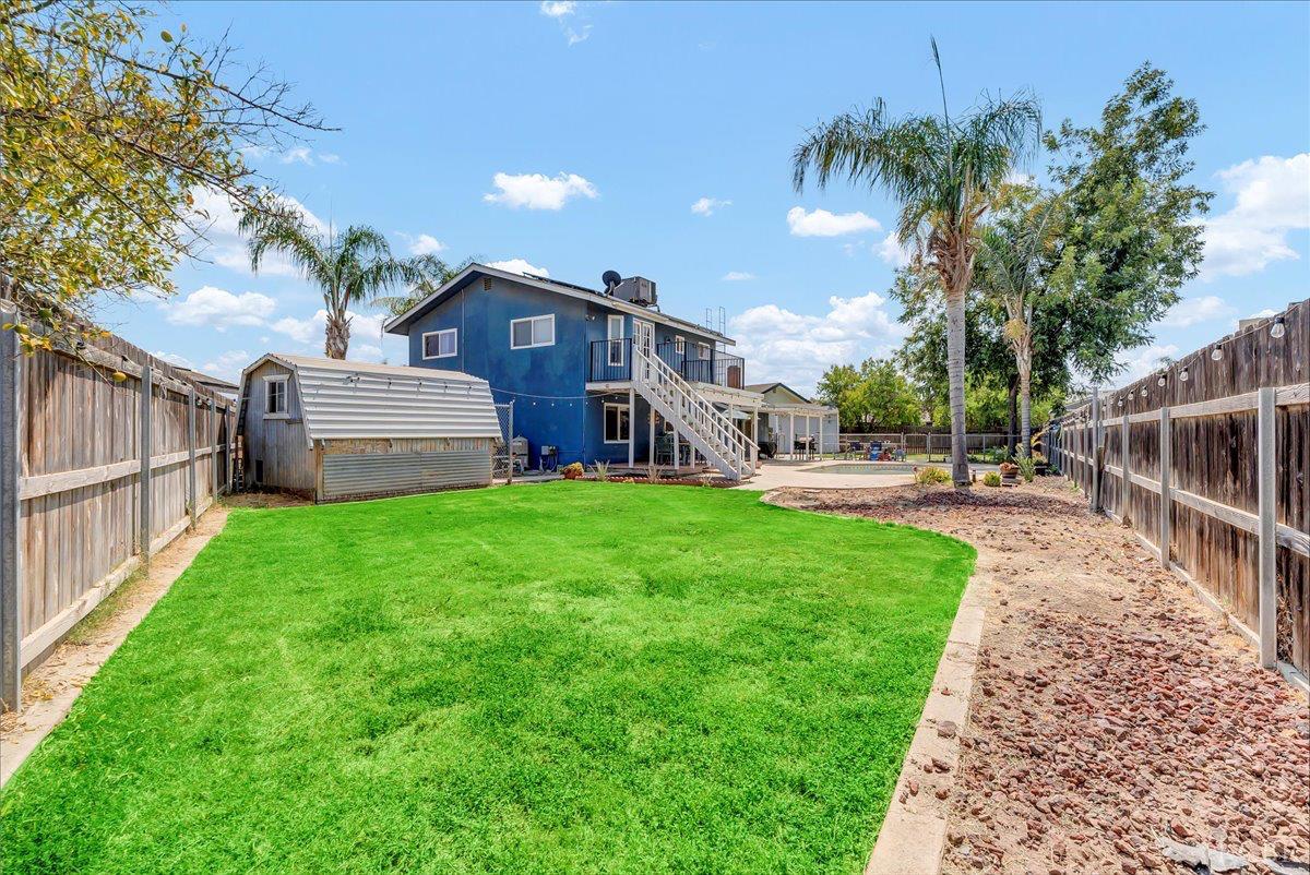 332 E Ash Ave, Hanford, CA 93230