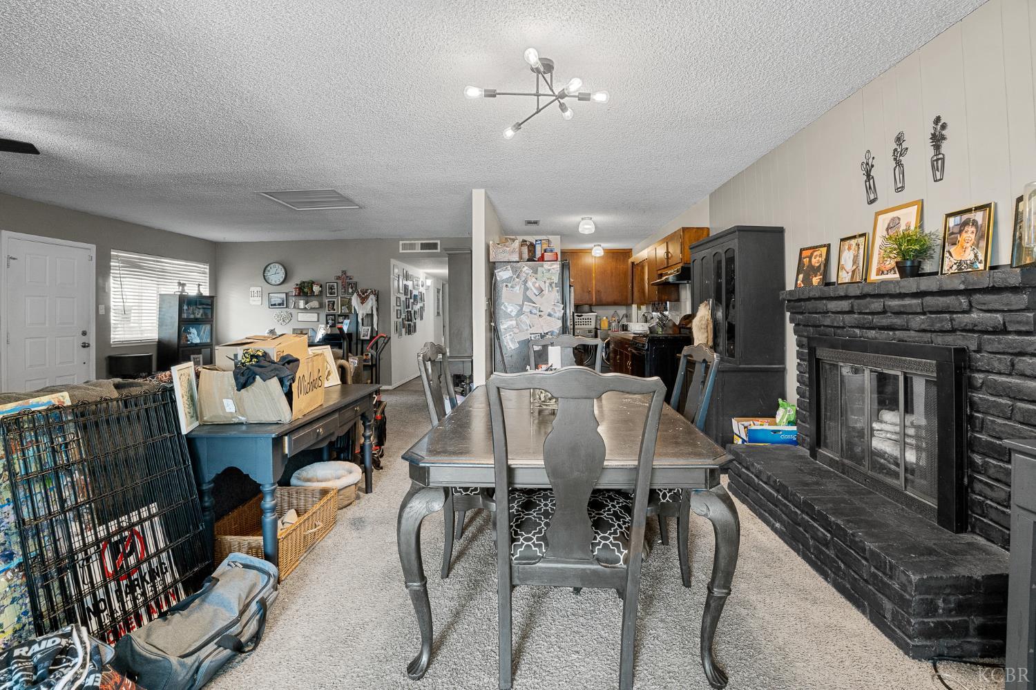 1901 N Kensington Way N, Hanford, CA 93230