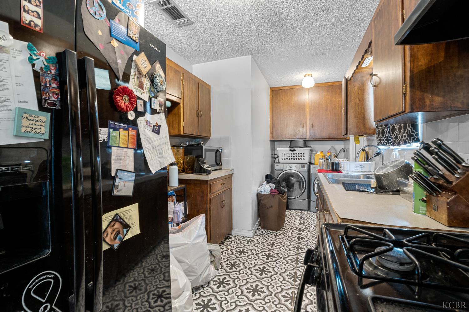 1901 N Kensington Way N, Hanford, CA 93230