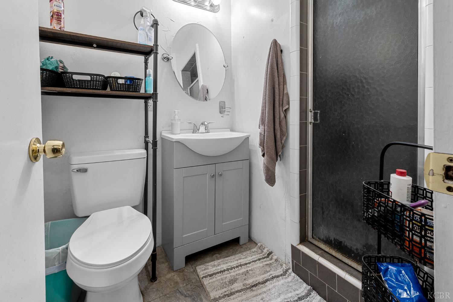 1901 N Kensington Way N, Hanford, CA 93230