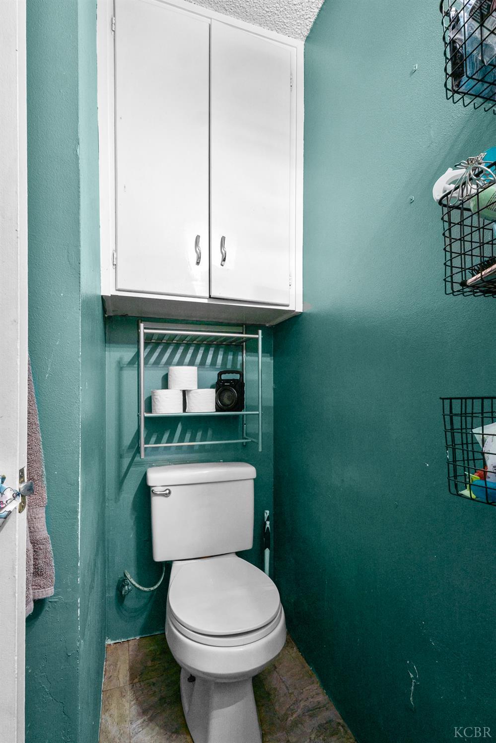 1901 N Kensington Way N, Hanford, CA 93230