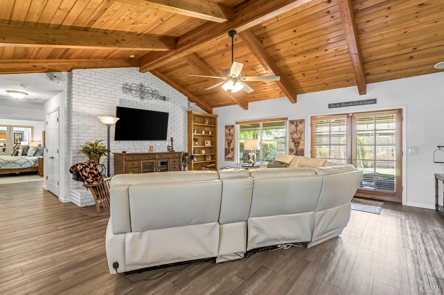 1405 Lincoln Ln, Lemoore, CA 93245