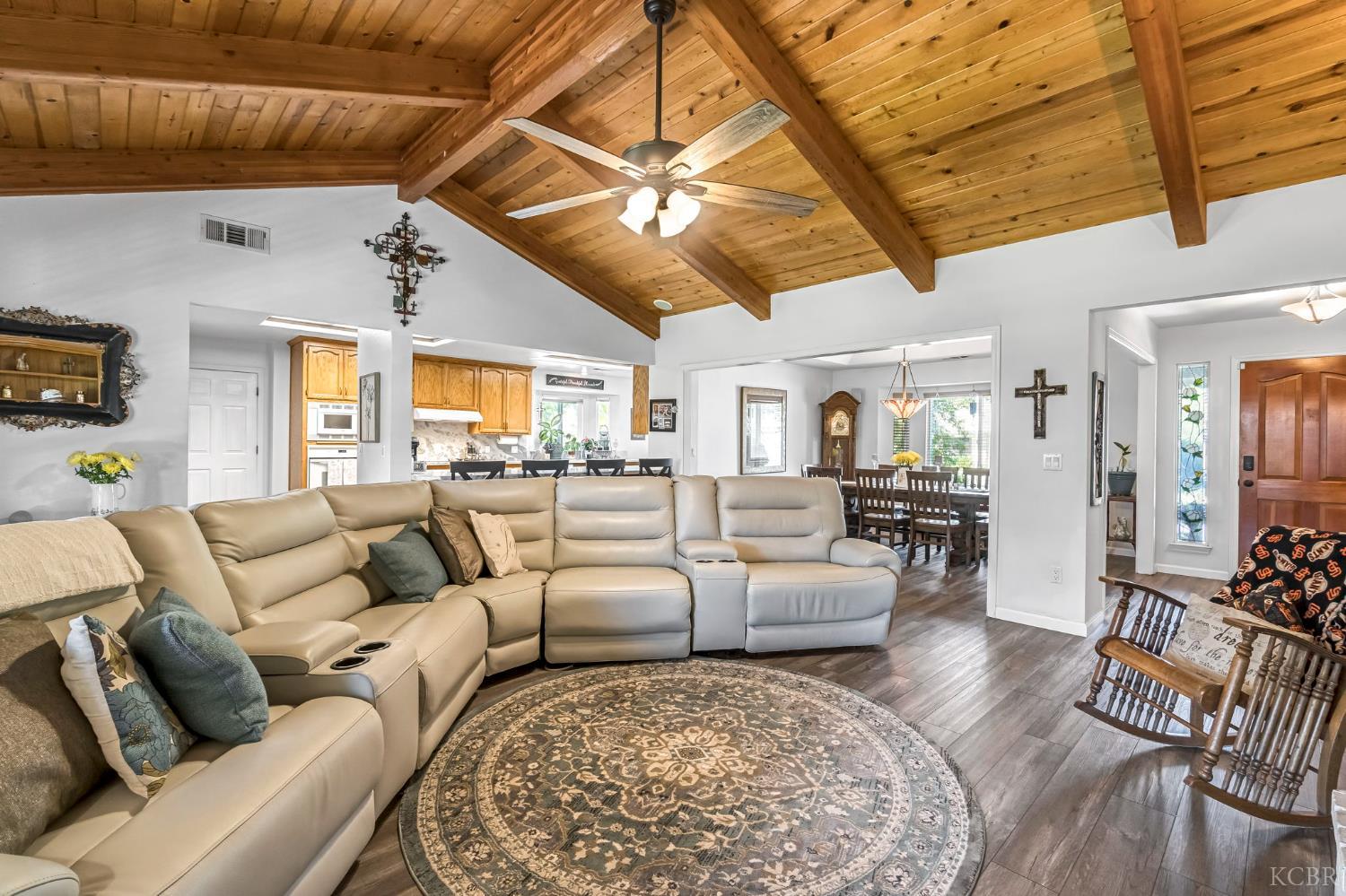 1405 Lincoln Ln, Lemoore, CA 93245