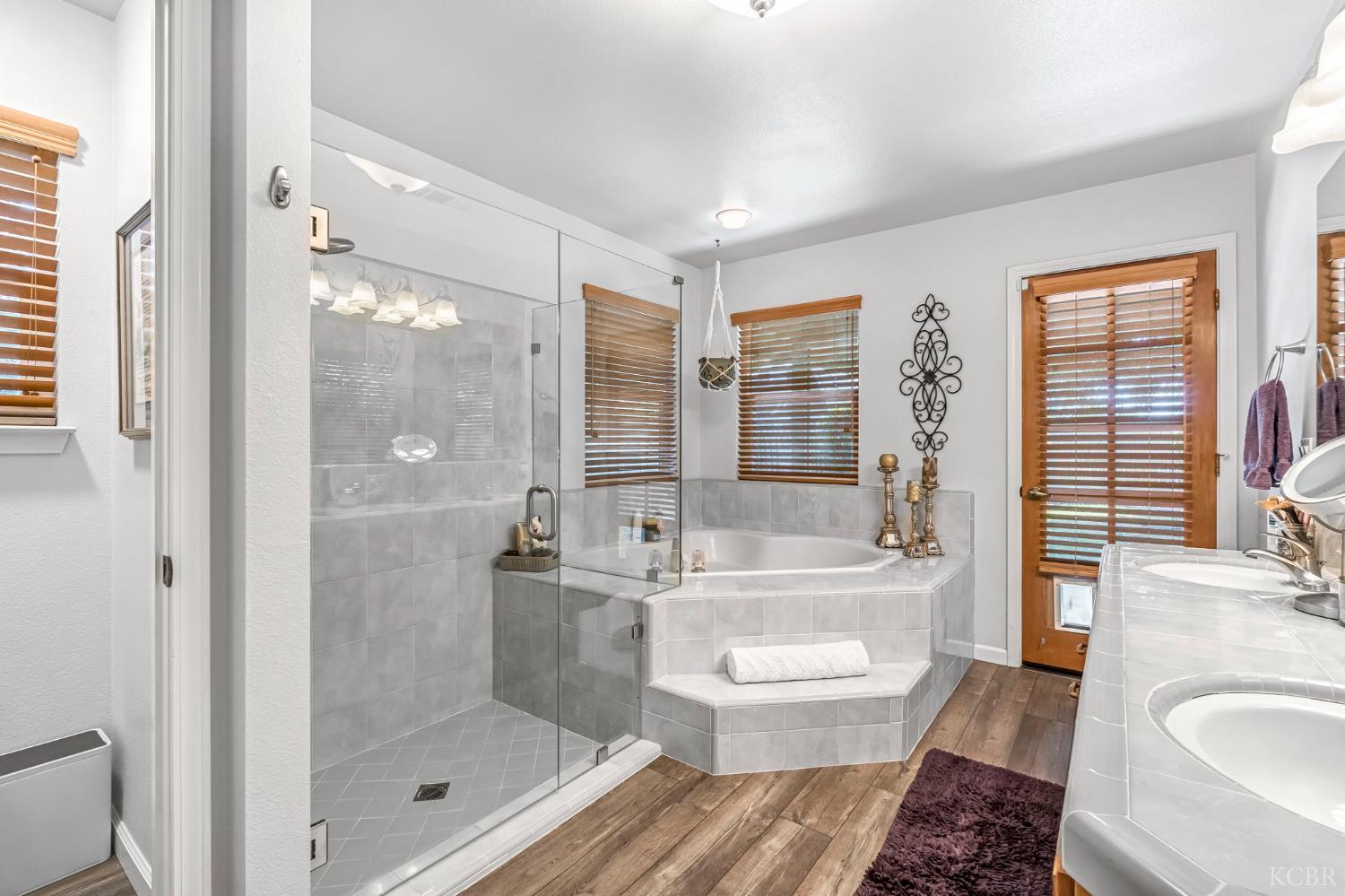 1405 Lincoln Ln, Lemoore, CA 93245