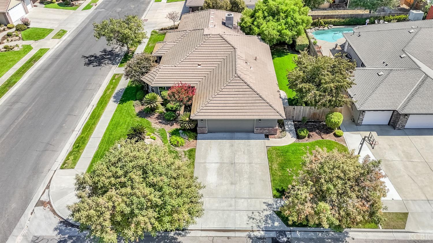 1405 Lincoln Ln, Lemoore, CA 93245