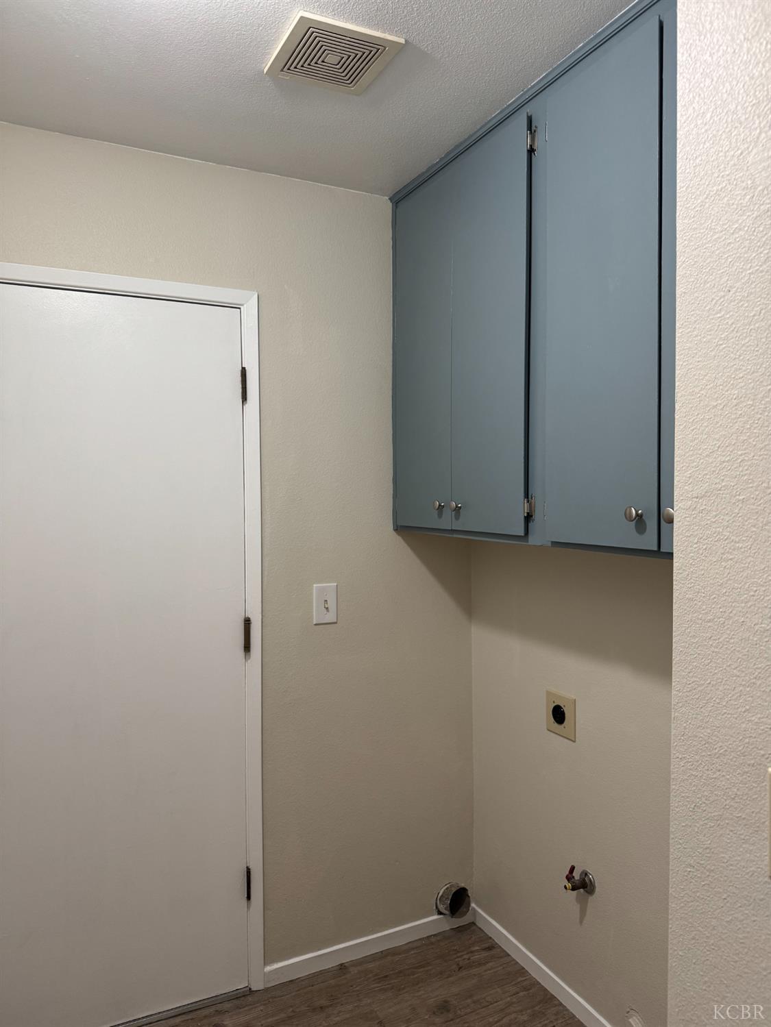 1205 Hawthorn St, Hanford, CA 93230