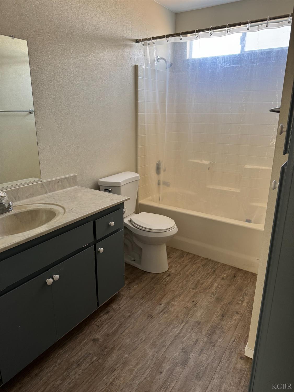 1205 Hawthorn St, Hanford, CA 93230