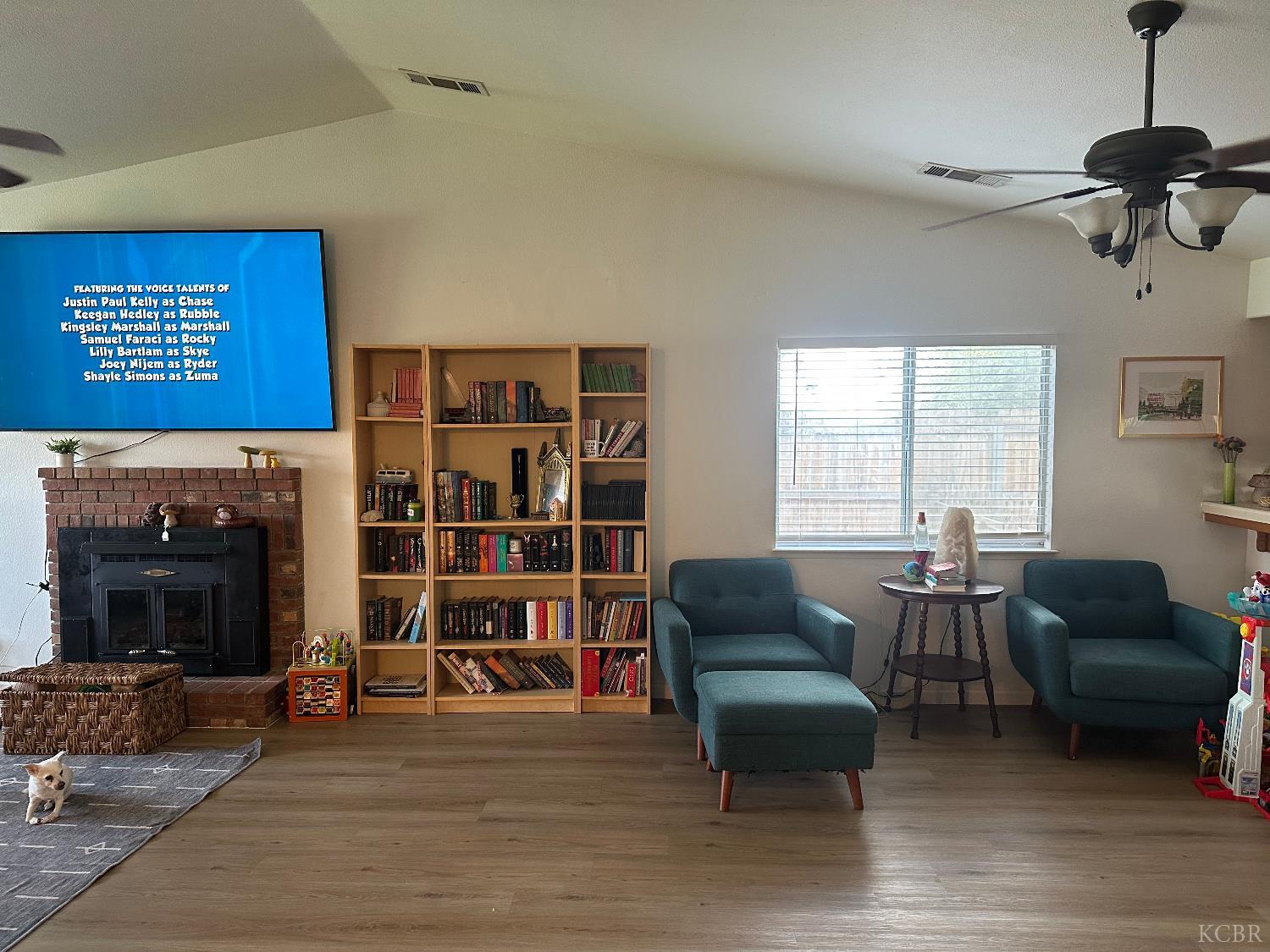 575 E Encore Dr, Hanford, CA 93323