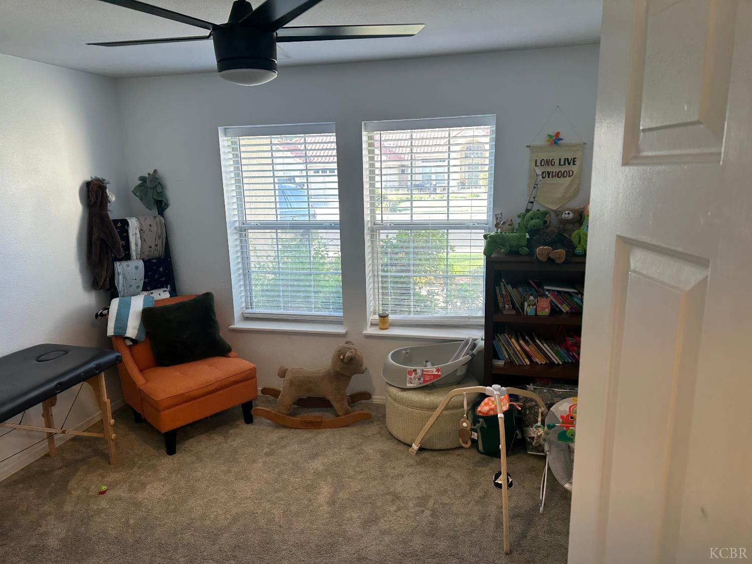 575 E Encore Dr, Hanford, CA 93323