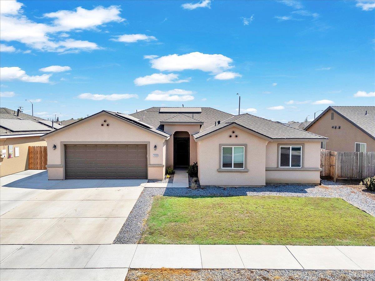 2439 Madeline Dr, Hanford, CA 93230