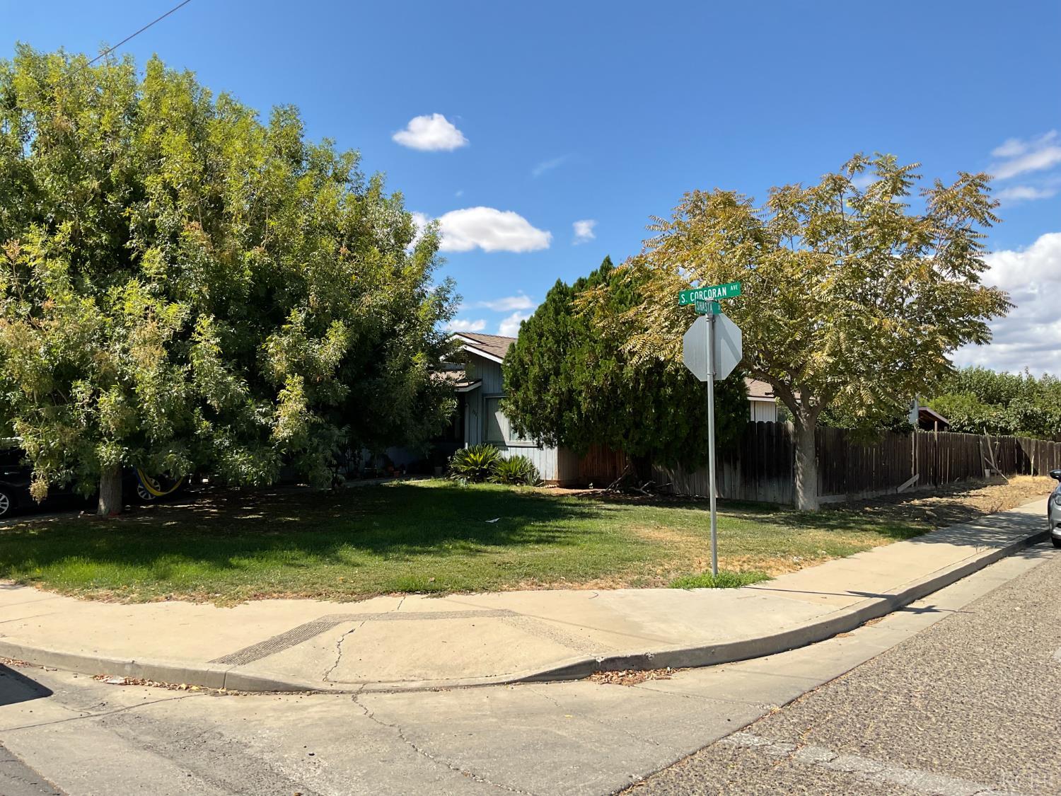 700 S Corcoran Ave, Avenal, CA 93024